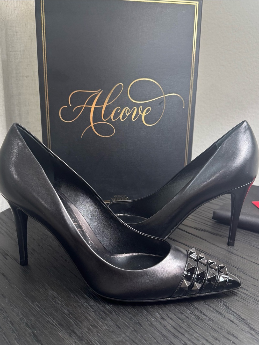 Valentino Garavani Rockstud Alcove Pumps Leather Black 37